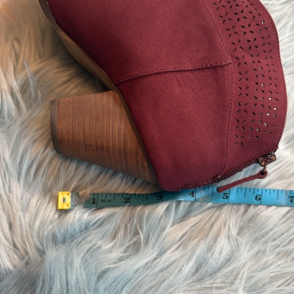 NWT Violet & Red Jackson Lazer Cut Topline Booties in Burgundy - Picture 11 of 11